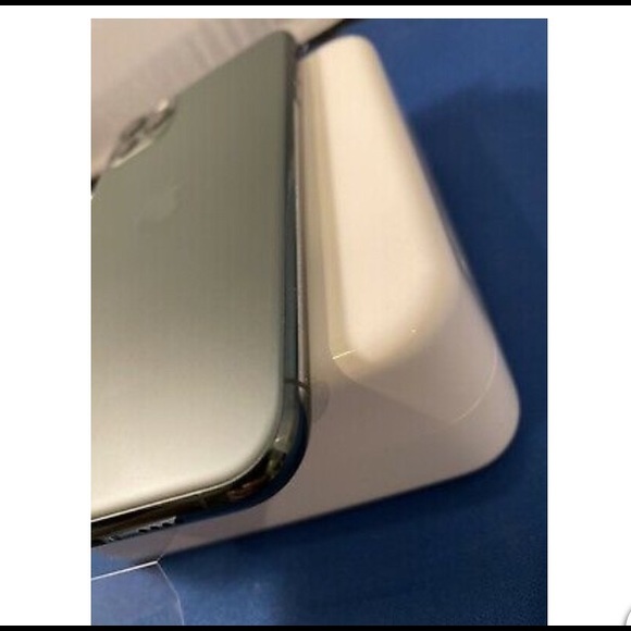 iPhone - Picture 3 of 6